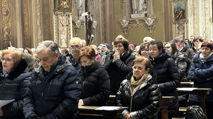 Un popolo in preghiera per dire no alla guerra