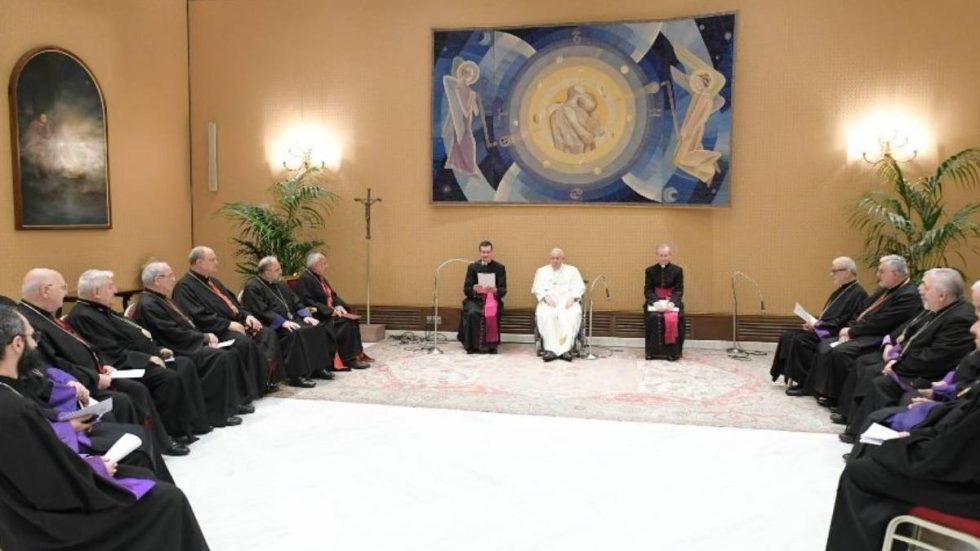 Il Papa riceve il Sinodo della Chiesa patriarcale armena di Cilicia (foto Vatican News)