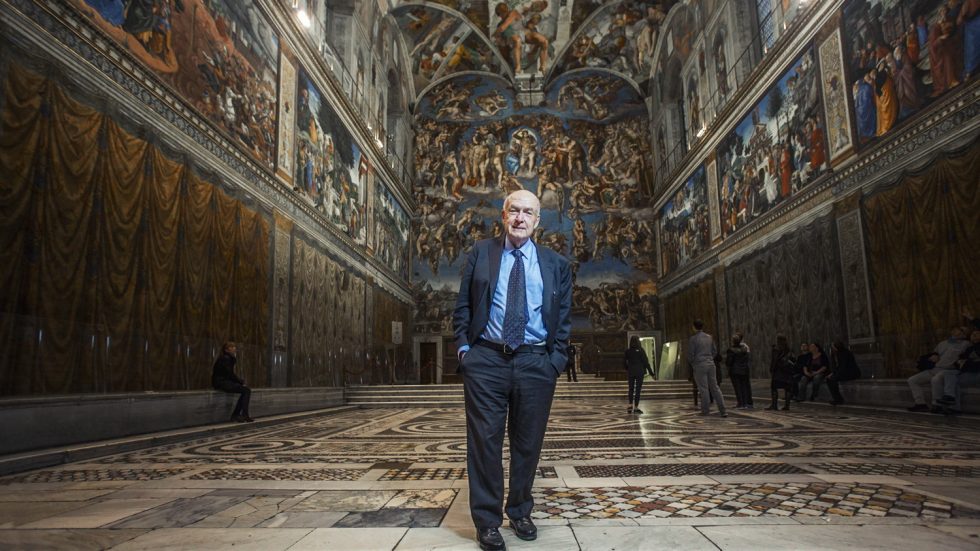 paolucci-musei-vaticani Antonio Paolucci nella Cappella Sistina, quando era direttore dei Musei Vaticani