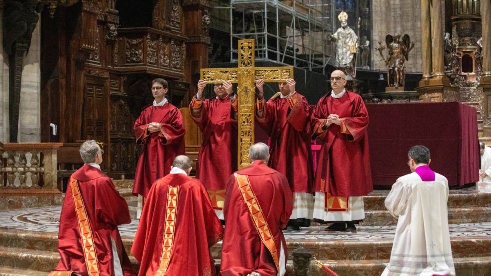 MsSs11-35 L'adorazione della croce (Agenzia Fotogramma)