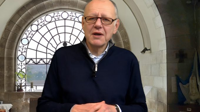 Martedì 2 aprile 2024 | don Antonio Torresin commenta il Vangelo di  Mt 28, 8-15