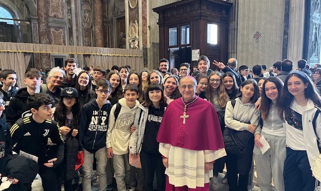 Delpini ai ragazzi ambrosiani: «Incontrate Gesù per vincere la paura»