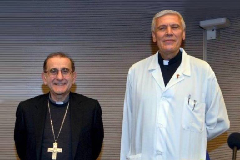 Don Tullio Proserpio con l'Arcivescovo