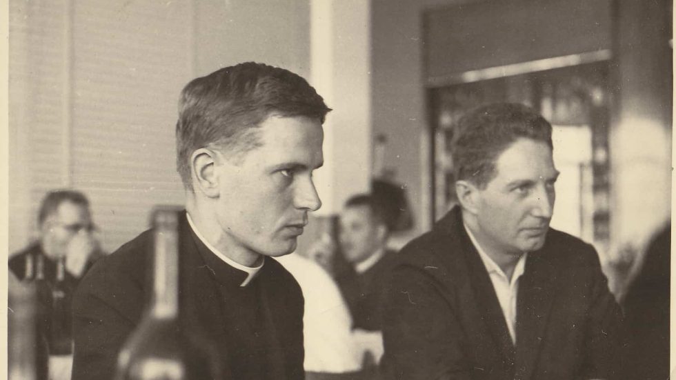 Praticare la giustizia: al liceo Ferraris di Varese, la mostra dedicata a Martini e gli Anni di piombo