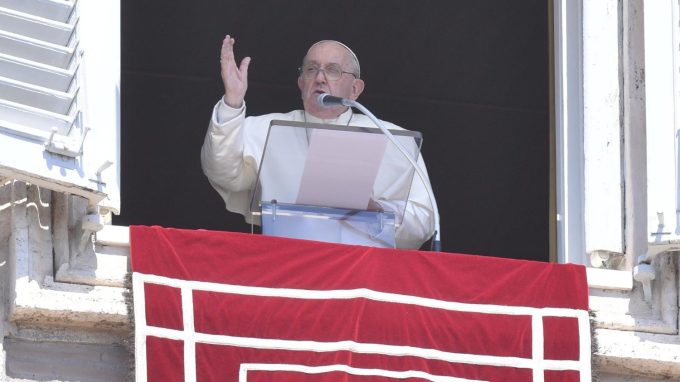 Il Papa: si fermi ogni azione che può alimentare la spirale di violenza in Medio Oriente