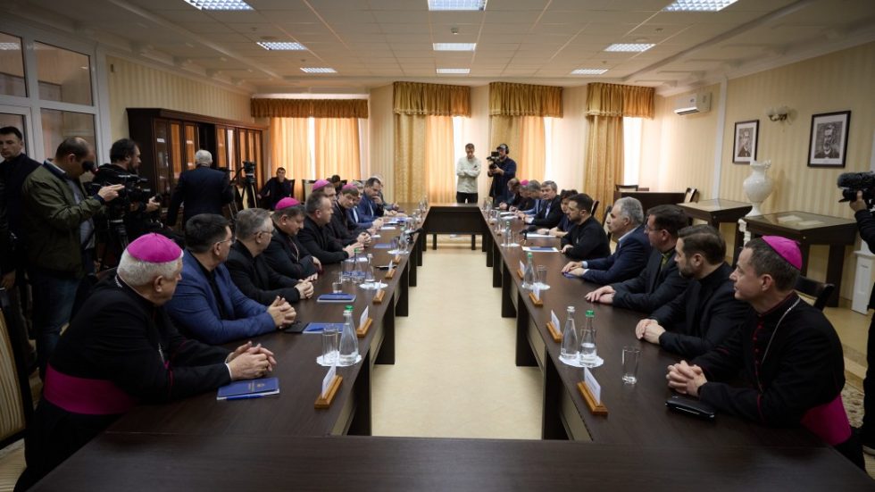 L'incontro tra i Vescovi e Zelensky (foto Presidenza ucraina)