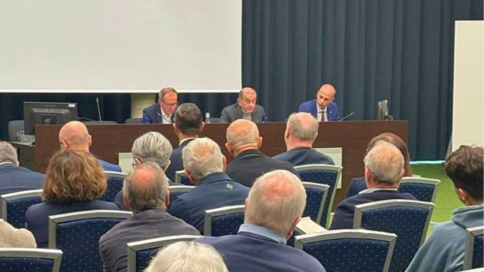 Delpini agli adulti: «Insegnate ai giovani il mestiere di vivere»