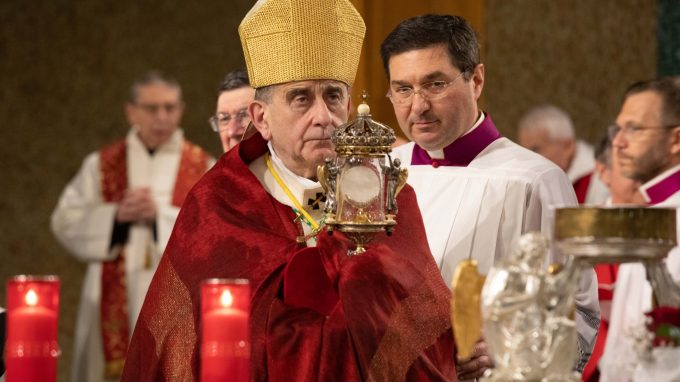 L’Arcivescovo al Corpus Domini: «Milano, vivi!»