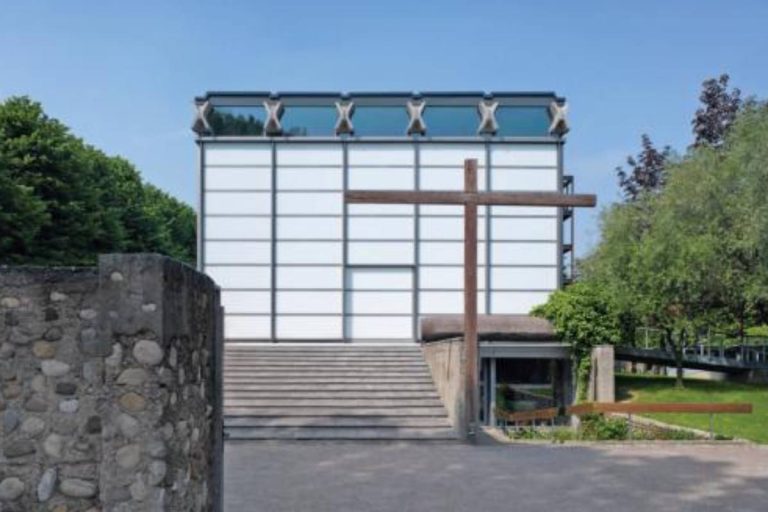 La «chiesa di vetro» a Baranzate
