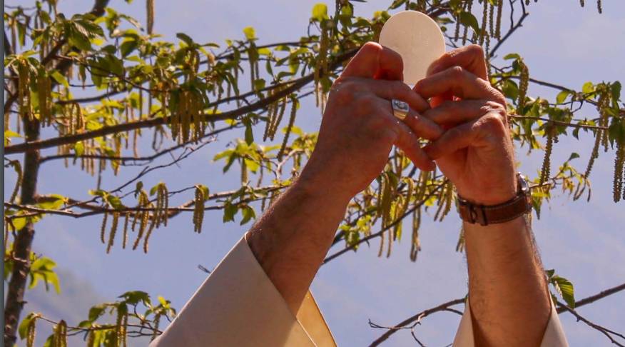 La celebrazione diocesana del Corpus Domini: «Io sono il pane della vita»