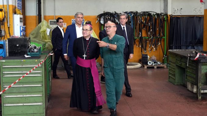 Delpini all’Amsa: «Milano vi è grata per la cura che le riservate»