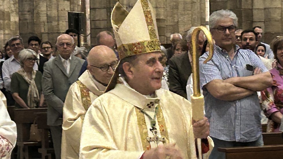 IMG_0303 L'Arcivescovo all'inizio della celebrazione