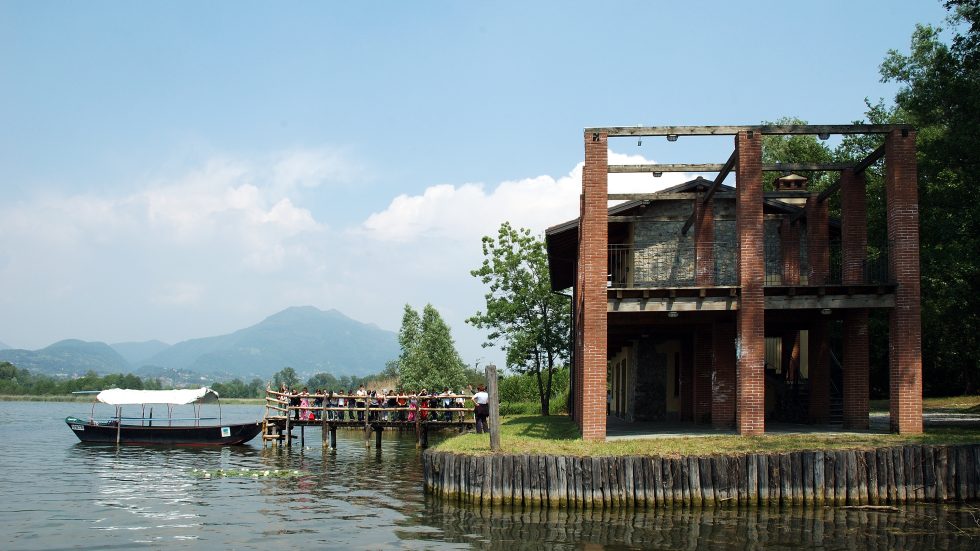 “Natura senza barriere” al lago di Alserio: il percorso del Parco dedicato a persone ipovedenti e non vedenti