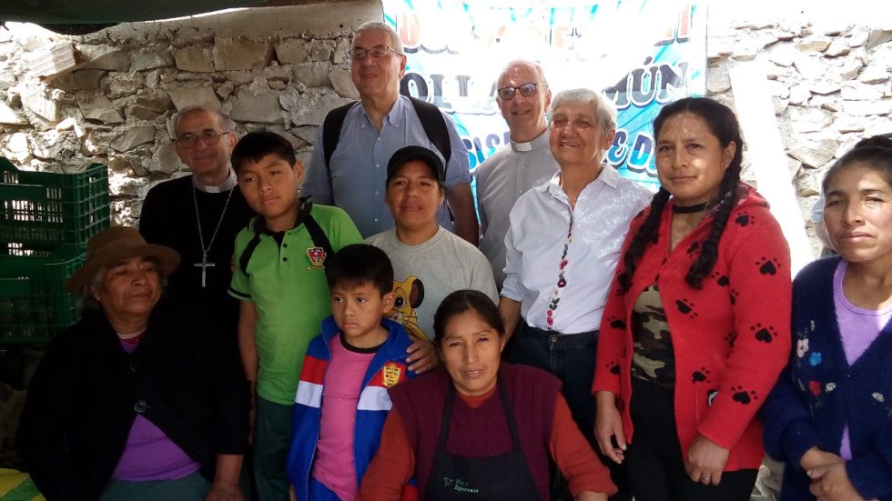 Alla olla común ‘Siervas de Dios’ della zona J; le signore cuciniere