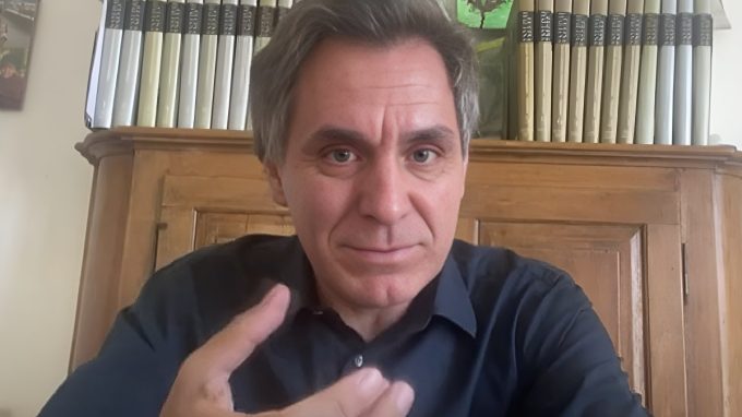 Lunedì 19 agosto 2024 | Arnoldo Mosca Mondadori commenta il Vangelo di Lc 13, 10-17