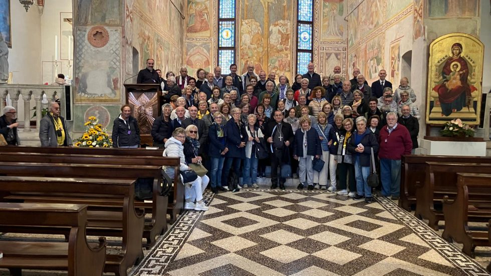 Il gruppo dei pellegrini ambrosiani al termine dell’ultima celebrazione nel Duomo di Spilimbergo Il gruppo dei pellegrini ambrosiani al termine dell’ultima celebrazione nel Duomo di Spilimbergo