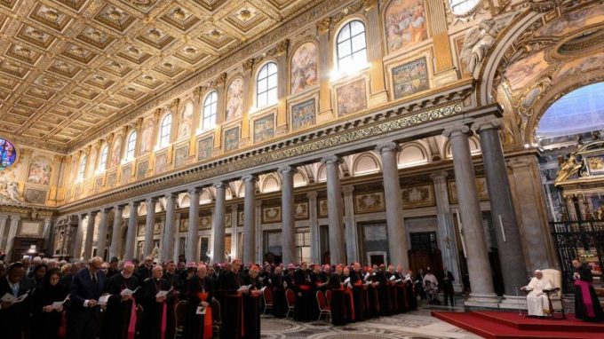 Il Papa: si converta chi alimenta l’odio, fermare le armi che generano morte