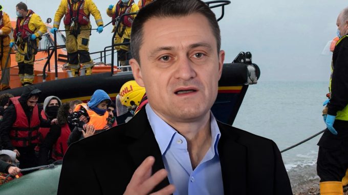 «Immigrazione, vantaggio o danno? L’apertura di canali legali sarebbe la soluzione»