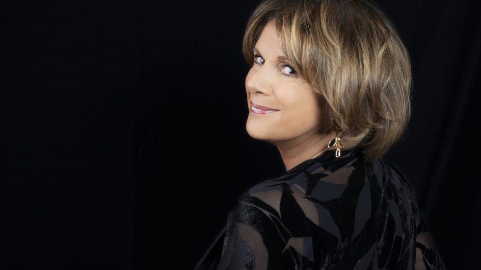 Lella Costa legge don Milani