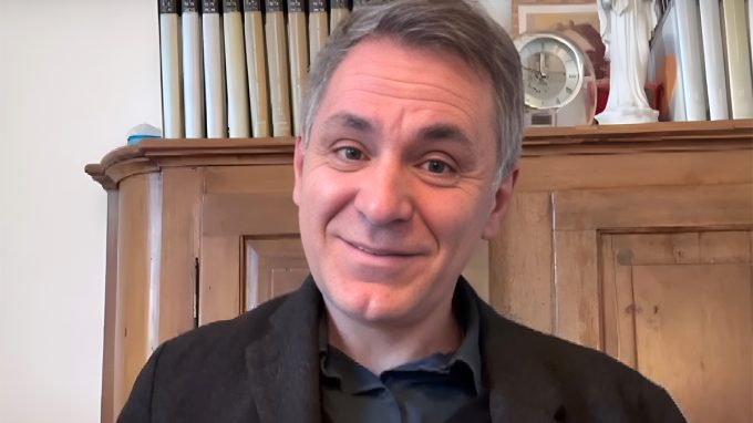 Martedì 24 dicembre 2024 | Arnoldo Mosca Mondadori commenta il Vangelo del giorno