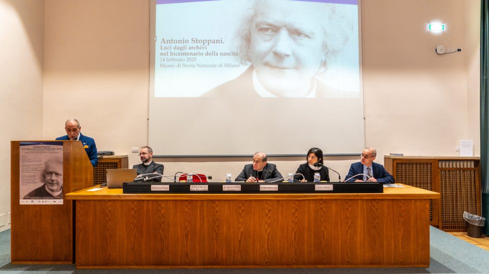 Milano, incontro “Antonio Stoppani. Luci dagli archivi nel bicentenario della nascita” presso il Museo Civico di Storia Naturale nei giardini di Porta Venezia. Il tavolo dei relatori (Agenzia Fotogramma)