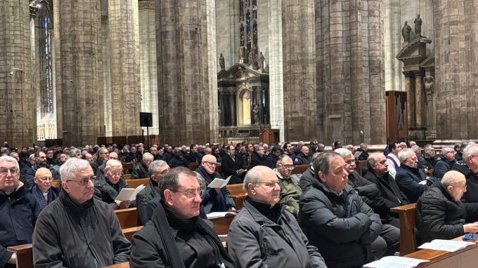 «Mettiamo le nostre mediocrità davanti a Dio, così saremo perdonati»