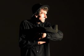 A Valmadrera il monologo teatrale “Sul finire della notte” di Angelo Franchini