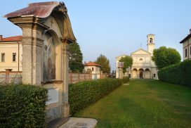 Guanzate, Via Crucis sul viale delle cappelle del Santuario