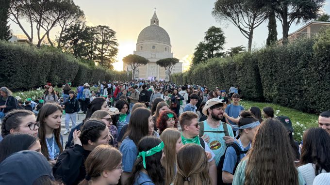 Adolescenti ambrosiani al Giubileo: «Non ci lasceremo rubare la speranza»
