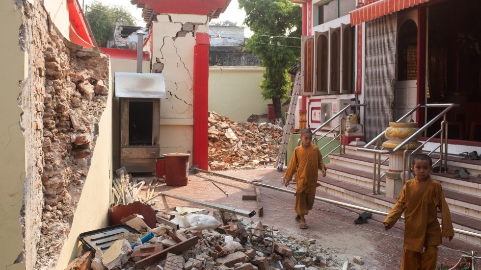 Devastazione a Mandalay (foto Ansa / Sir)  