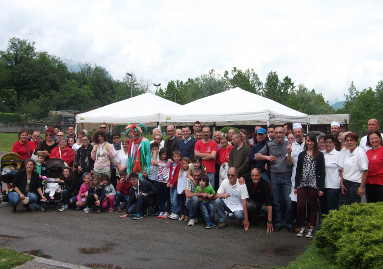 Volontari e operatori della Comunità Accoglienza e Lavoro di Molteno