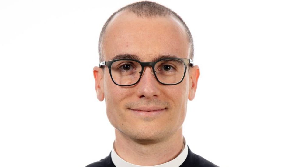 Claudio, il prete-contadino: «Coltivando la terra si cresce»