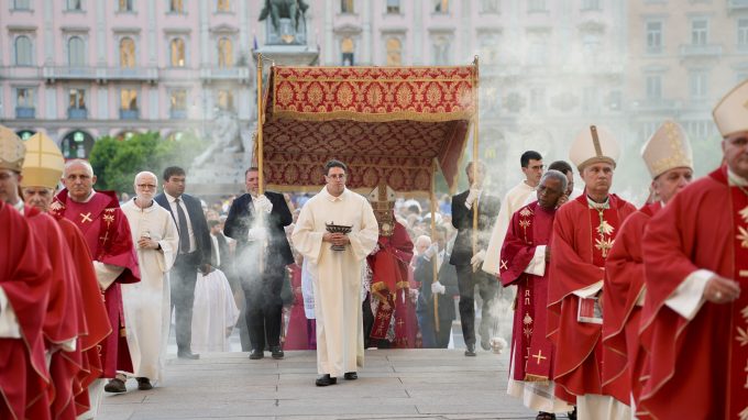 Corpus Domini, festa all’Arcivescovo