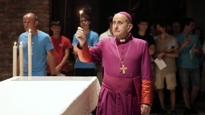 Delpini ai giovani: «Incontrate Gesù che è amico e non abbandona mai»