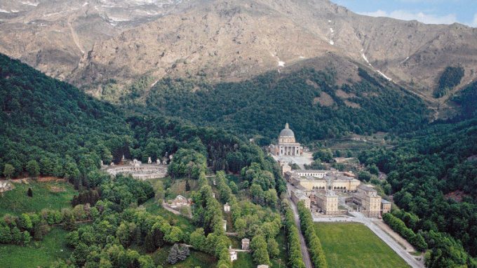 Giovani in trekking a Oropa sulle orme di Frassati
