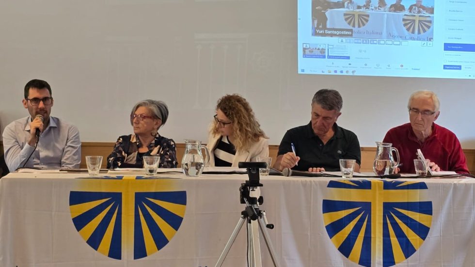 Tavola rotonda_Yuri_Santagostino a sx Un momento della tavola rotonda