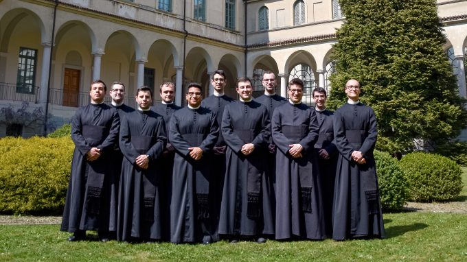 Castagna: «Preti novelli, radicati in Gesù per lanciarsi sulle vie della missione»