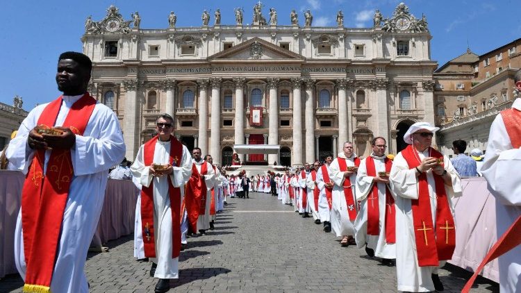 Sacerdoti partecipanti al Giubileo (Vatican Media) 