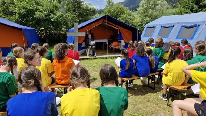L’Arcivescovo pellegrino tra i campeggi ambrosiani in Trentino
