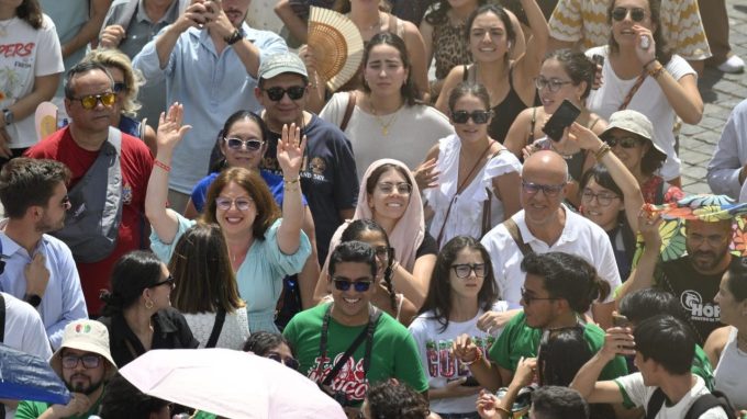 Il saluto del Papa ai giovani arrivati per il Giubileo