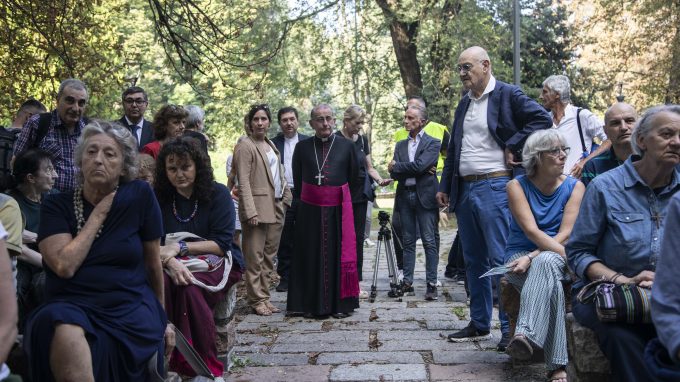Una preghiera alla Tenda del Lutto