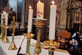 In preghiera per papa Leone, alla vigilia dei suoi 70 anni