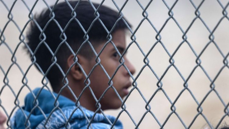 Stranieri sul fronte della povertà, più famiglie e richiedenti asilo