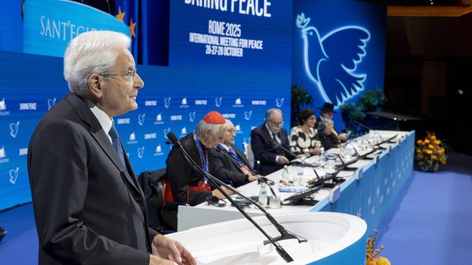 Mattarella: «La pace va cercata, coltivata e “osata”»