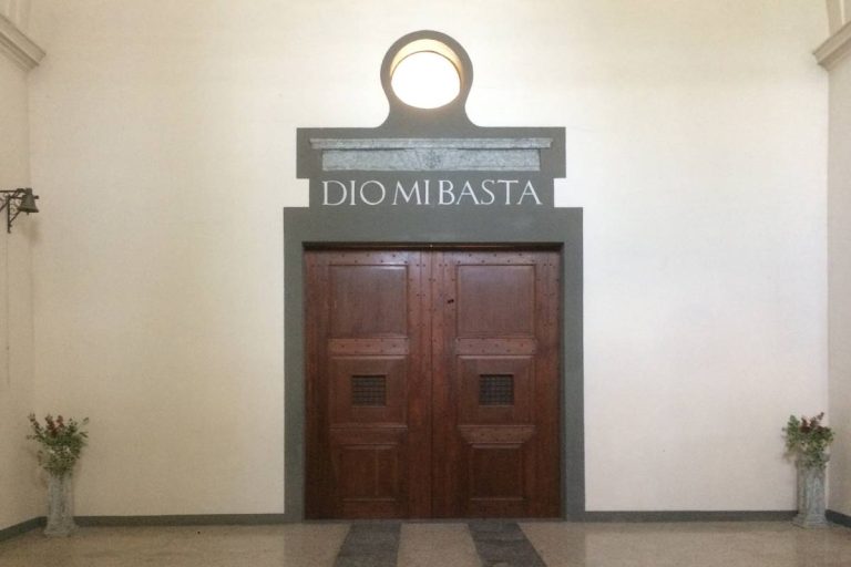 L'ingresso del monastero della Bernaga (da www.perlavitasempre.it)