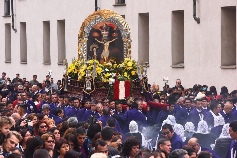 Una passata edizione della processione del Señor de los Milagros