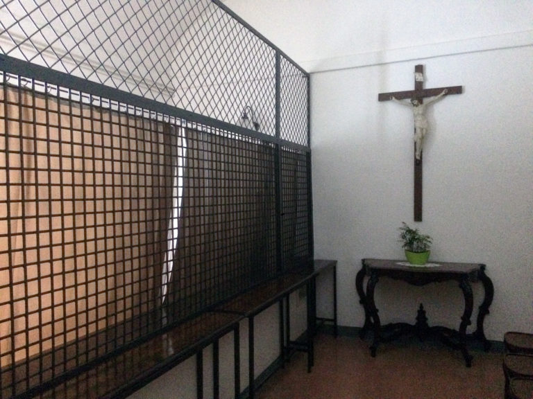 Il parlatoio del monastero (Foto perlavitasempre.it)