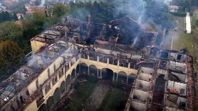 Delpini sull’incendio alla Bernaga: «Vicini alle Romite con la preghiera e la solidarietà»