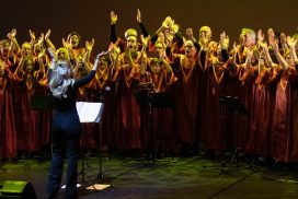 “Note di grazie!”: concerto con il Coro UnaVoce e i bambini dell'asilo per gli 80 anni della scuola dell'infanzia