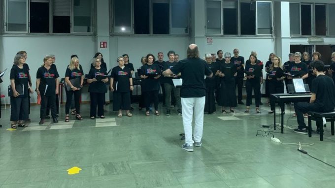 Il “Coro Zenzero” con l’Africa: concerto benefico in Santa Maria della Passione